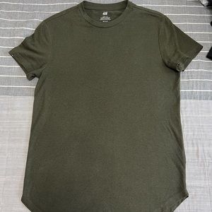 Olive Small H&M Long Fit Coupe Longue Tee